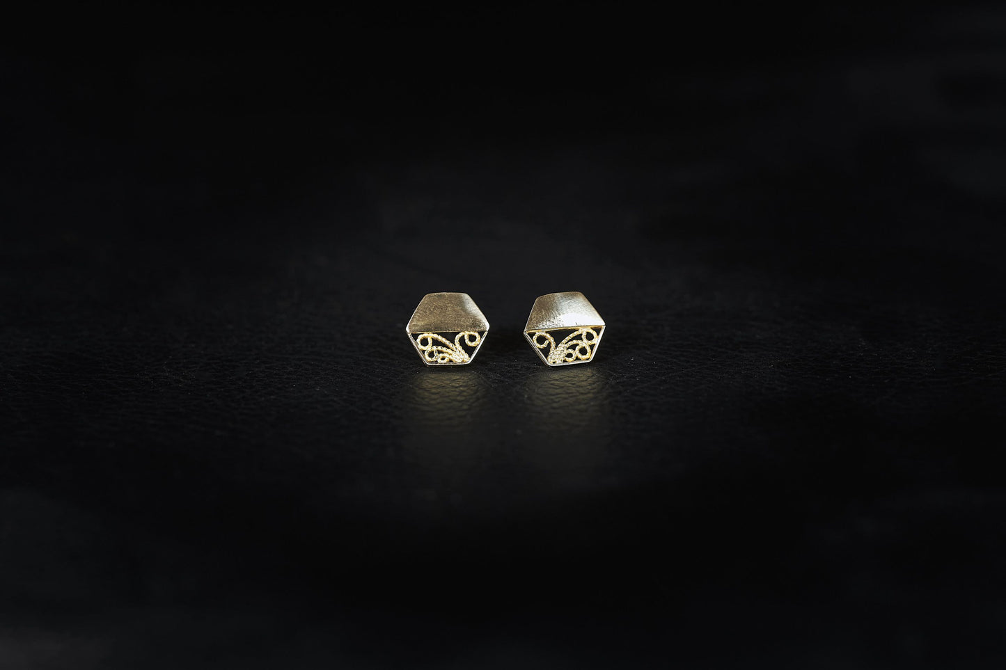 Arete duo hexagonal en oro de 18 kilates