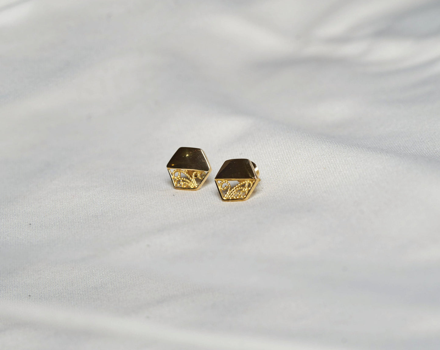 Arete duo hexagonal en oro de 18 kilates