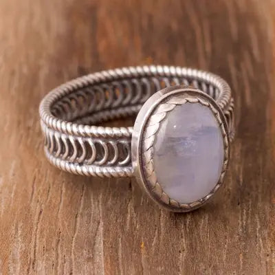 ANILLO ESPIRAL CON PIEDRA LUNA OVAL