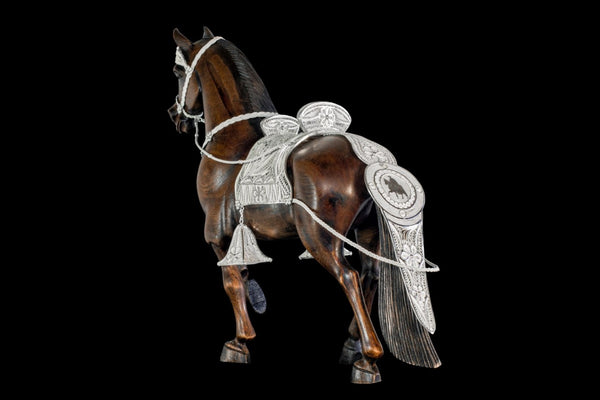 Caballo de paso Peruano de madera con apliques de Filigrana en plata